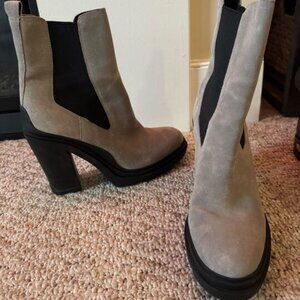 Marc Fisher Ramio Chelsea Gray Suede Heeled Chelsea Boots 9M